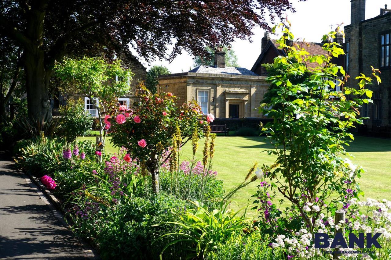 Beautiful Old Bank In Bakewell Villa Exterior photo